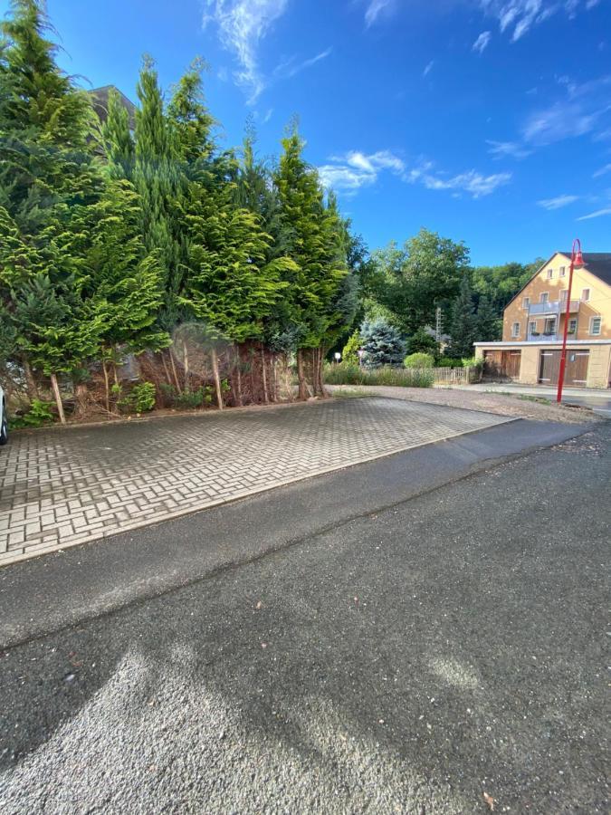 Geraeumige Ferienwohnung Im Gruenen Lichtenstein-Callnberg Exterior foto